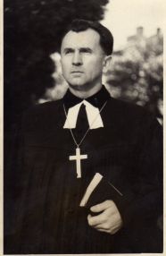 Biskup Ľ.Katina - foto